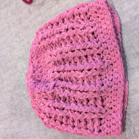 HOLD Mauve Crochet Hat/Scarf Set & Cerise Charcoal infinity scarf/hat set - Picture 5 of 8